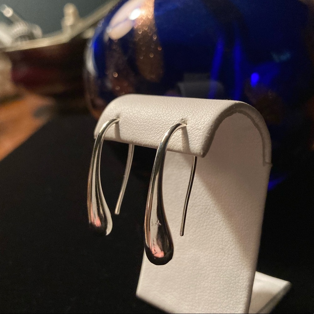 925 SS Tear Drop Hook Earrings. 1” drop